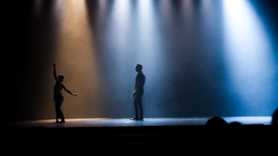 "Danza de lo invisible", conferencia bailada