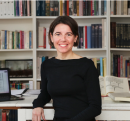 Clara Rico presenta el libro "Cuando la música trasciende el tiempo"