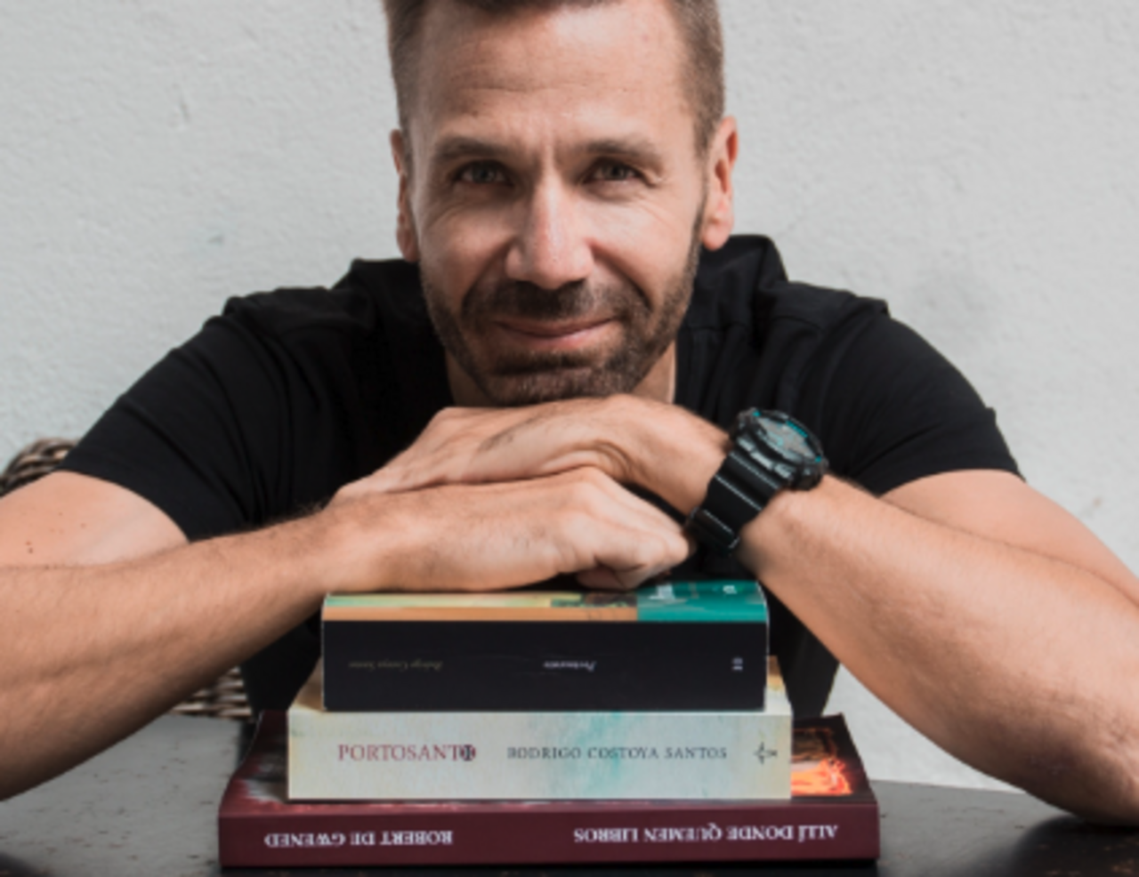 Presentación y firma del libro "Hijos de Gael", de Rodrigo Costoya