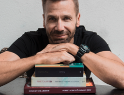 Presentación y firma del libro "Hijos de Gael", de Rodrigo Costoya