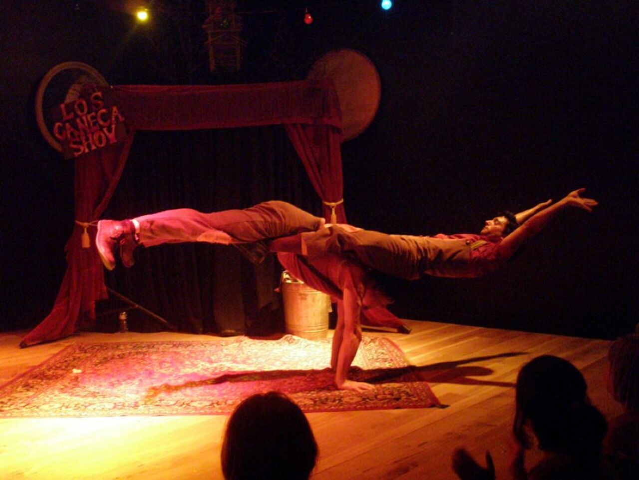 Una sirena que sobrevive durante siglos y el humor de los Caneca despiden "En la cuerda Floja"