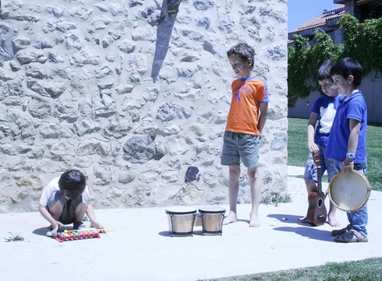 Talleres infantiles para descubrir las emociones a través de las artes en Enclave Pronillo