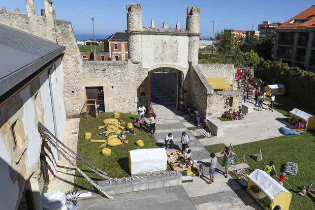 El textil como instrumento educativo: Pronillo acoge el proyecto pedagógico “Archipiélago Tejido”