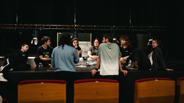 "GeneraZión Valiente", la primera compañía de teatro profesional formada solo por jóvenes